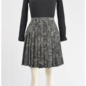 Vintage 90s Gray Pleated Floral and Paisley Academia Schoolgirl Mini Skirt M